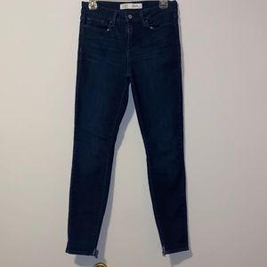 Women’s Sz. 4 Levi Strauss Mid-rise Skinny Jeans